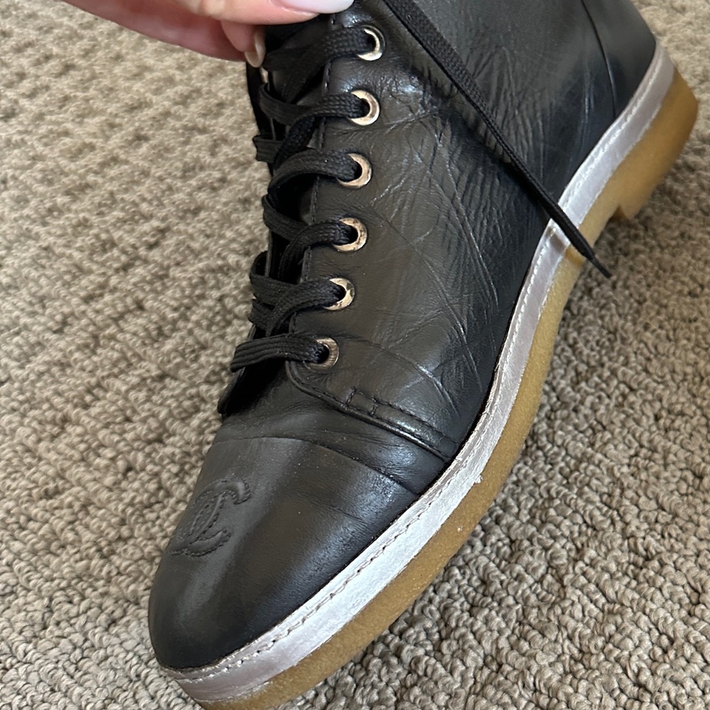 Chanel lace-up boots - Picture 2 of 5